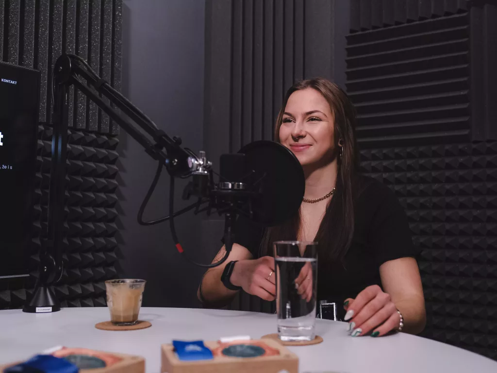 Biatlonistka Tereza Jandová při natáčení Diabetes Podcastu.